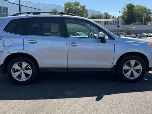 Used 2016 Subaru Forester 2.5i Limited AWD/4WD image 2