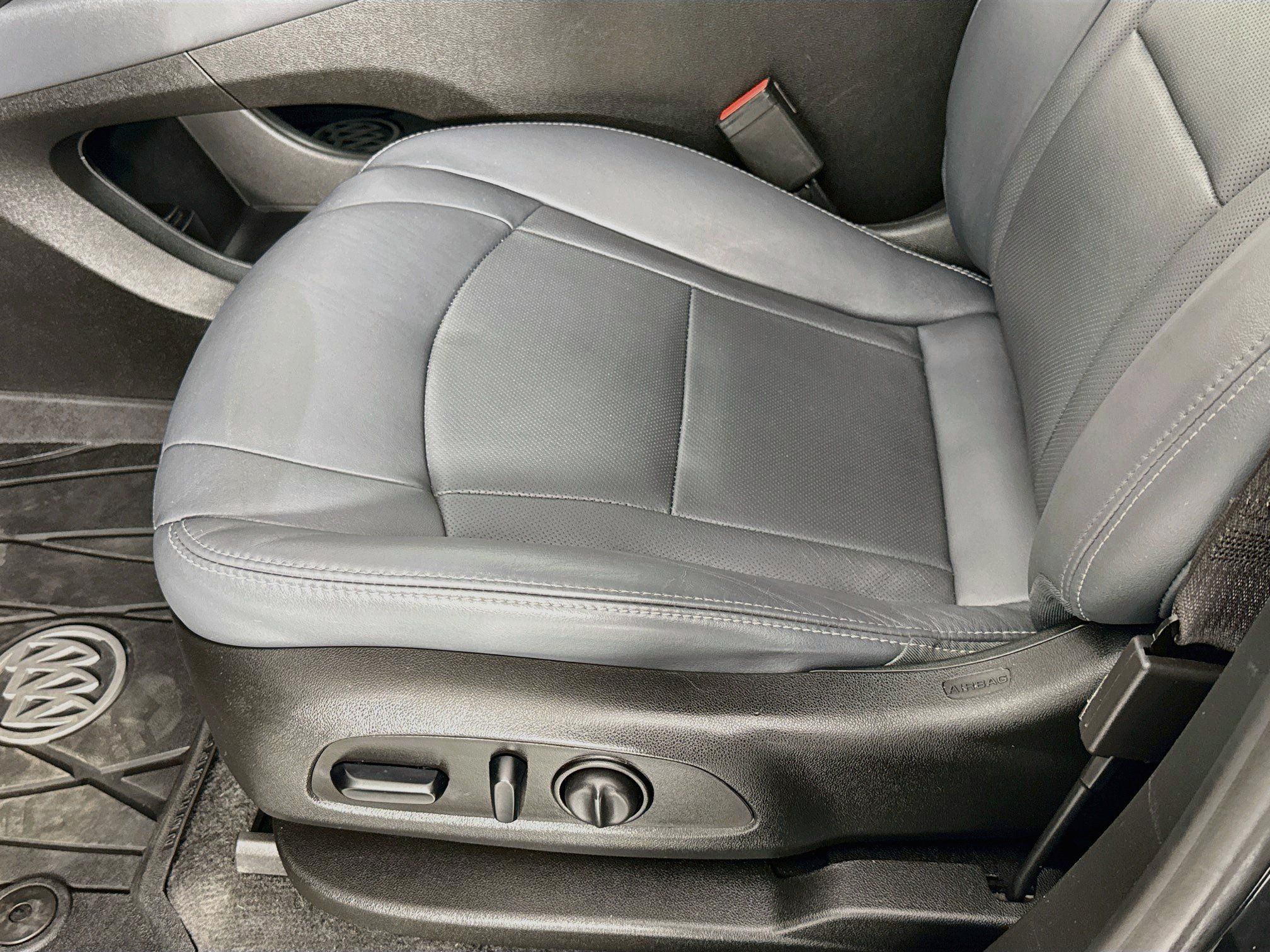 Used 2021 Buick Enclave Essence AWD/4WD image 18