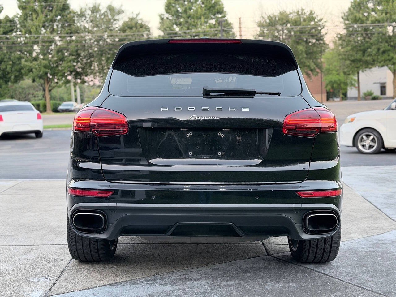 Used 2017 Porsche Cayenne Platinum Edition AWD/4WD image 10