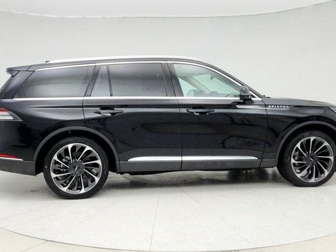 Used 2023 Lincoln Aviator Reserve w/ Equipment Group 201A image 4