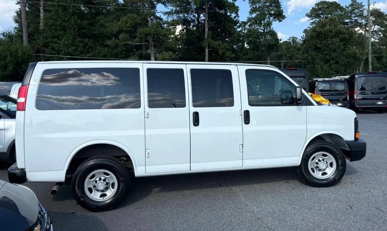 Used 2017 Chevrolet Express 2500 LS RWD image 8