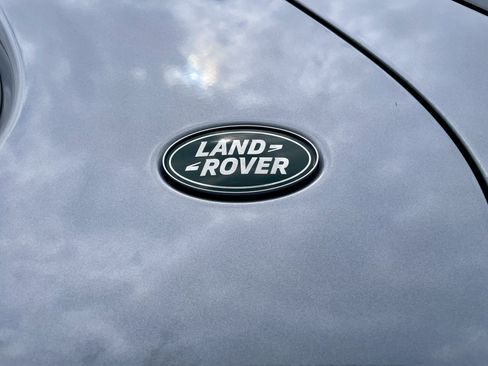 Used 2025 Land Rover Discovery S AWD/4WD image 35