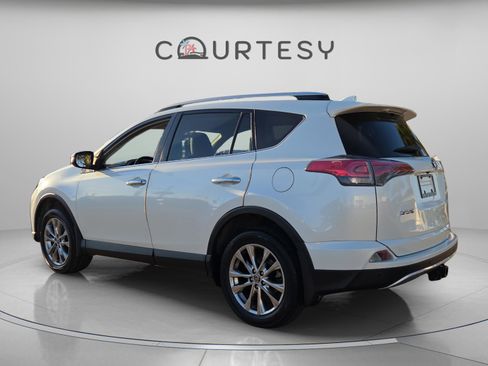 Used 2016 Toyota RAV4 Limited image 3