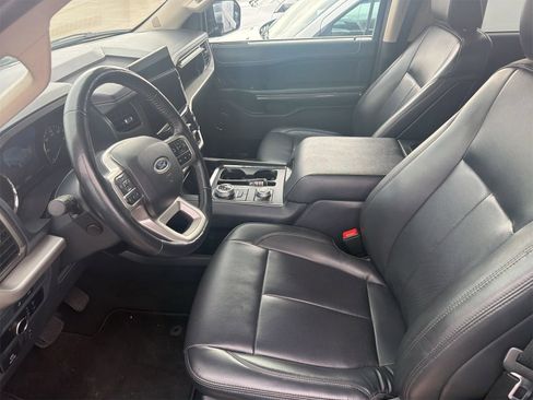Used 2024 Ford Expedition XLT AWD/4WD image 5