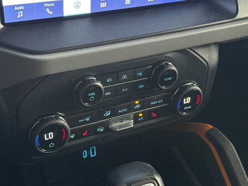 Used 2023 Ford Bronco Badlands image 23