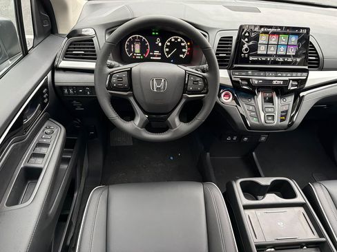New 2026 Honda Odyssey Touring image 23