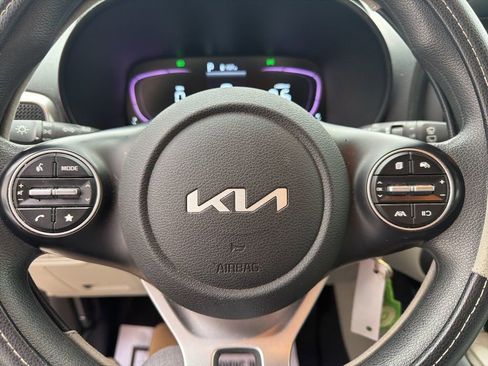 Certified 2023 Kia Soul LX image 5