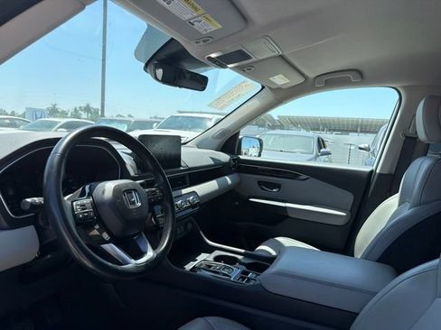 Used 2024 Honda Pilot EX-L image 3