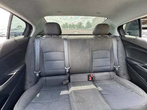 Used 2019 Chevrolet Cruze LS image 36