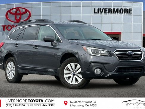 Used 2018 Subaru Outback 2.5i Premium image 1