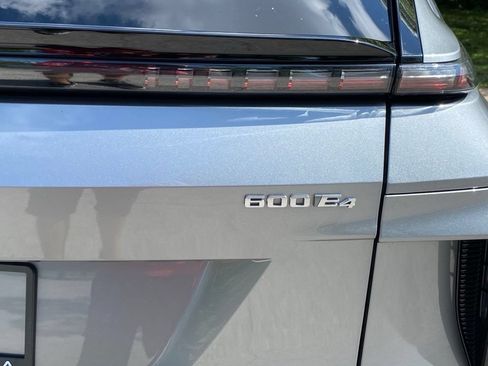 Used 2024 Cadillac Lyriq Luxury AWD/4WD image 13