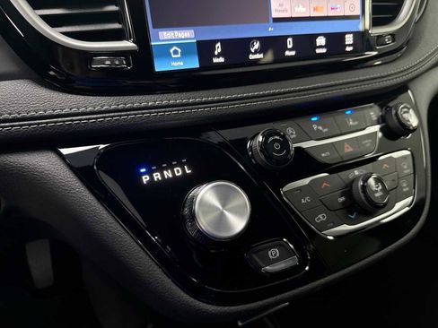 New 2026 Chrysler Pacifica Select FWD image 26