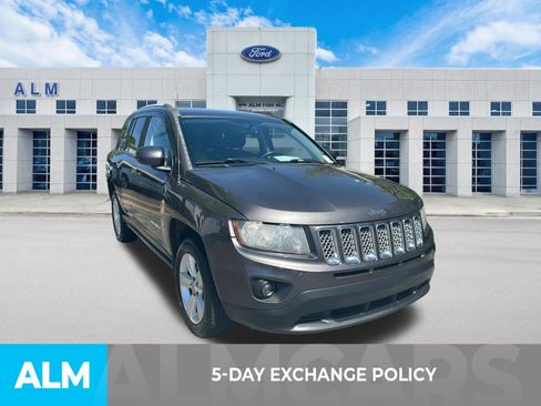 Used 2016 Jeep Compass Latitude FWD image 3