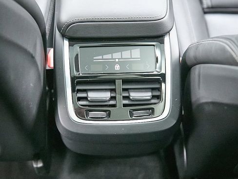 Certified 2023 Volvo XC60 B5 Ultimate image 25