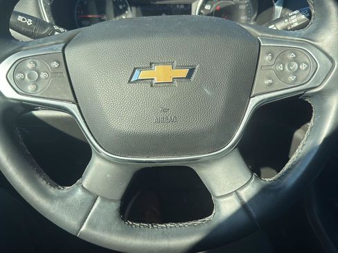 Used 2023 Chevrolet Traverse LT FWD image 12