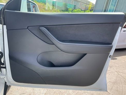 Used 2021 Tesla Model Y Long Range image 71