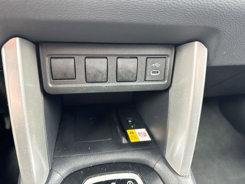 Used 2023 Toyota Corolla Cross LE image 29