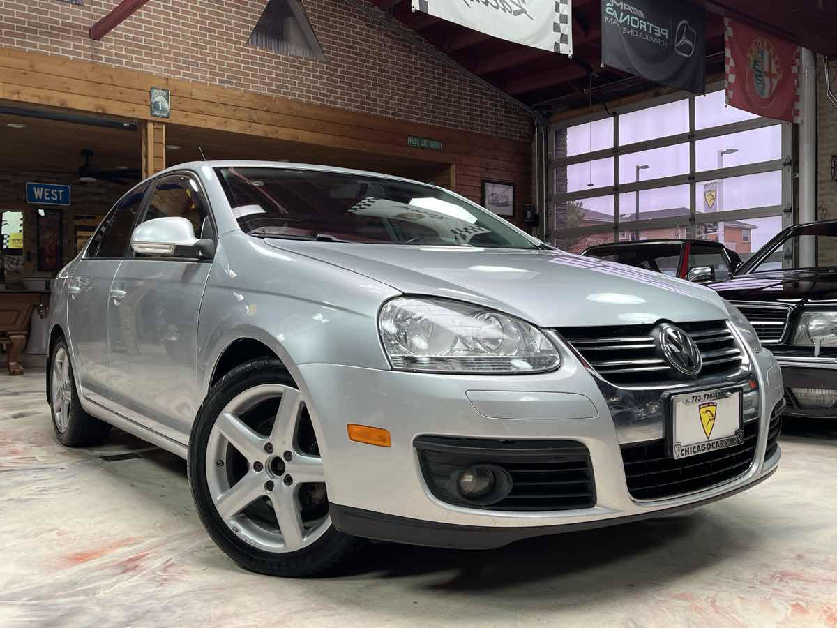 Used 2010 Volkswagen Jetta Limited Edition FWD image 4