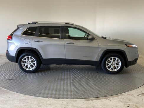 Used 2015 Jeep Cherokee Latitude w/ Cold Weather Group image 8