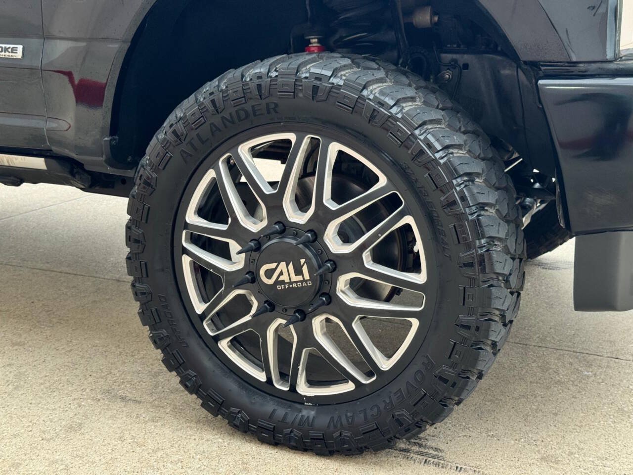 Used 2017 Ford F350 Platinum w/ Platinum Ultimate Package AWD/4WD image 15