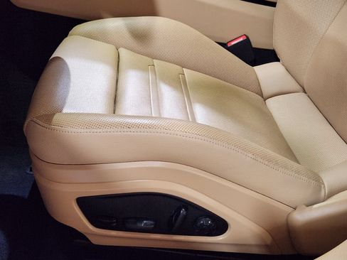 Used 2022 Porsche Panamera image 43