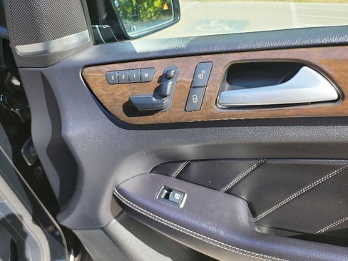 Used 2015 Mercedes-Benz GL 450 4MATIC image 42