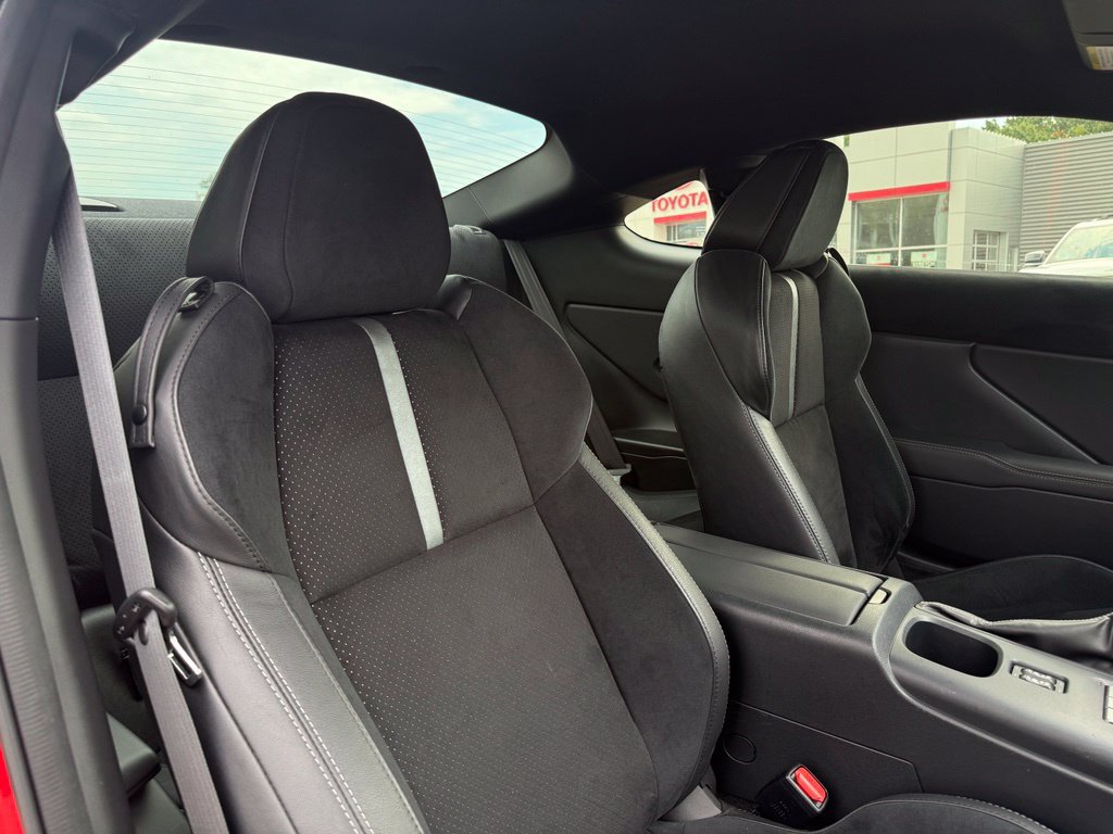 Used 2025 Toyota GR86 Premium w/ Performance Package RWD image 23