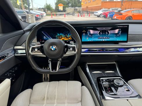 Used 2023 BMW 760i xDrive w/ Executive Package AWD/4WD image 37