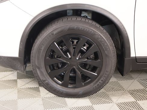 Used 2017 Nissan Rogue S w/ Appearance Package FWD image 16