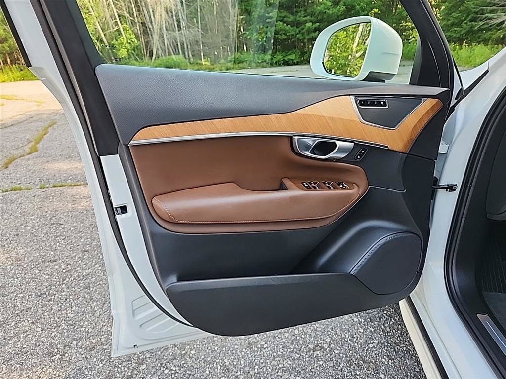 Certified 2024 Volvo XC90 T8 Core w/ Protection Package Premier AWD/4WD image 25