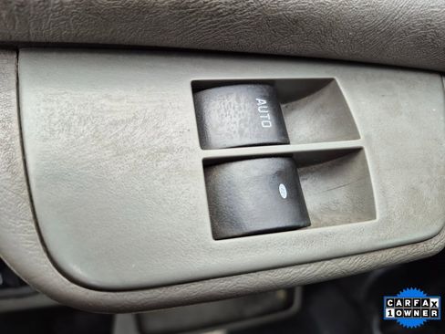 Used 2015 Chevrolet Express 2500 image 11