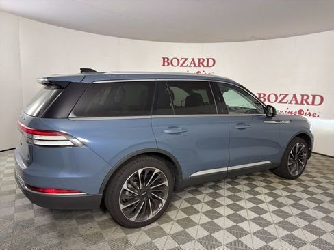 Used 2025 Lincoln Aviator Reserve w/ Equipment Group 201A image 9