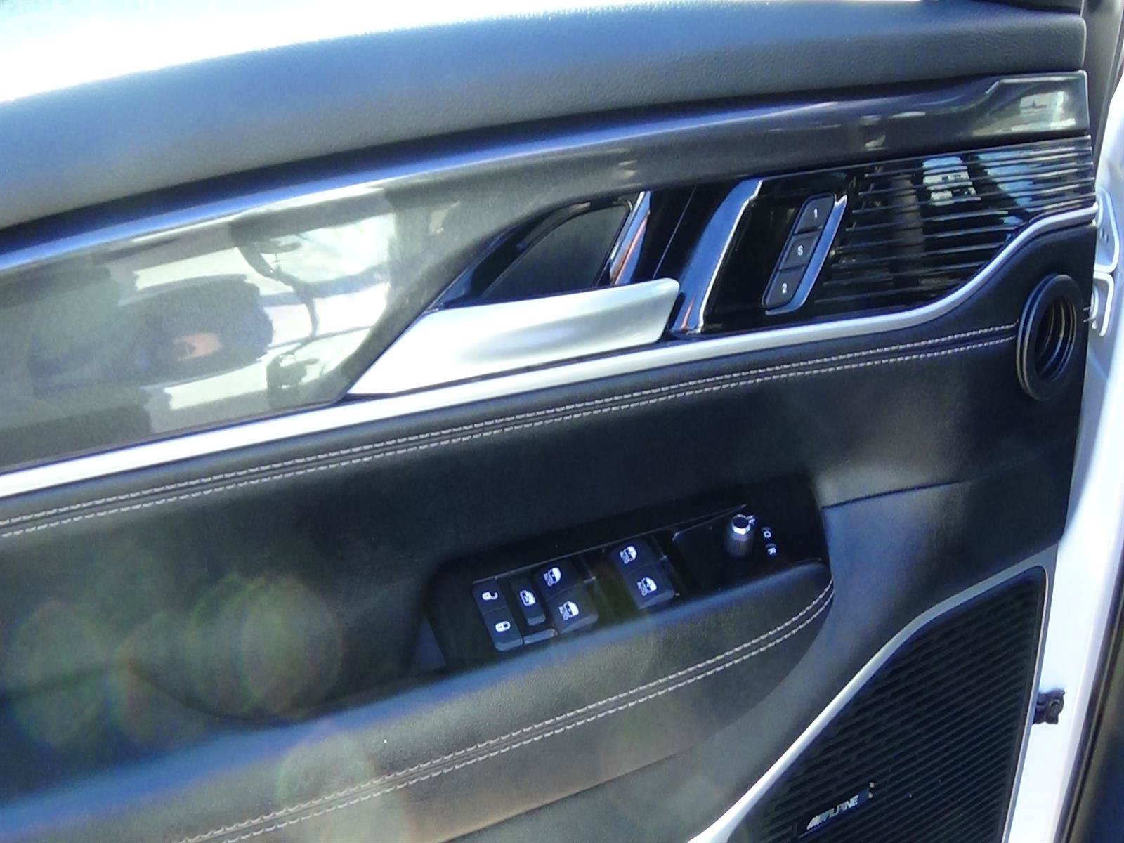 Used 2025 Jeep Wagoneer L 4WD w/ Convenience Group I image 14