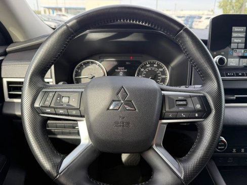 Used 2024 Mitsubishi Outlander SE image 27