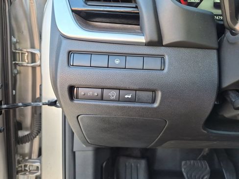 Used 2025 Nissan Rogue Platinum FWD image 18