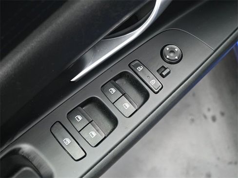 Used 2023 Hyundai Elantra Blue image 13