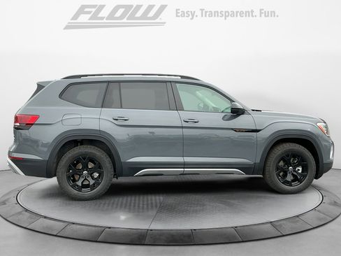 New 2026 Volkswagen Atlas Peak Edition image 8