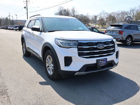 Used 2025 Ford Explorer Active image 1