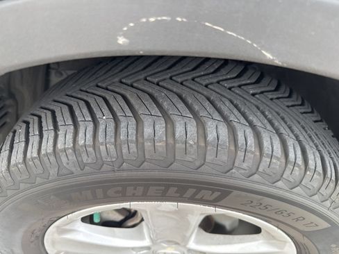 Used 2014 Toyota RAV4 XLE FWD image 3