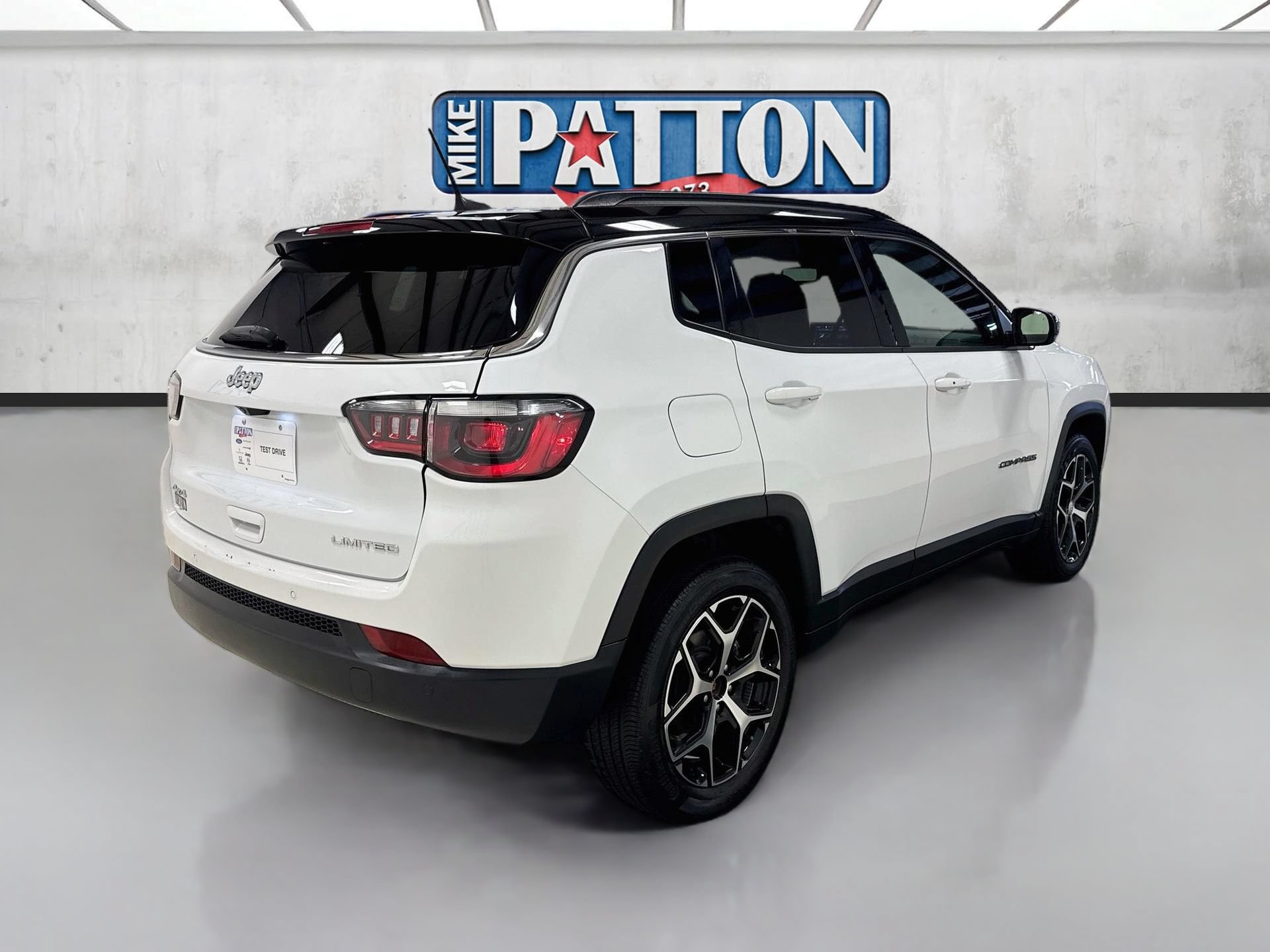 Used 2024 Jeep Compass Limited AWD/4WD image 7
