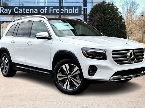 New 2026 Mercedes-Benz GLB 250 4MATIC image 2