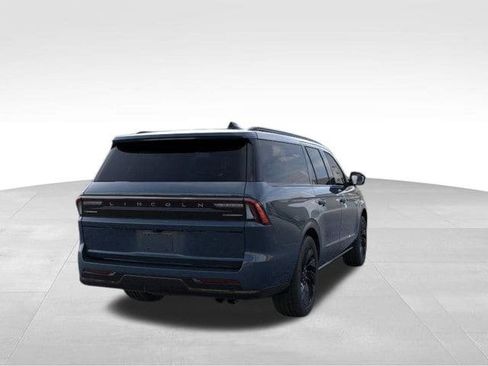 New 2025 Lincoln Navigator L Reserve w/ Jet Appearance Package image 38