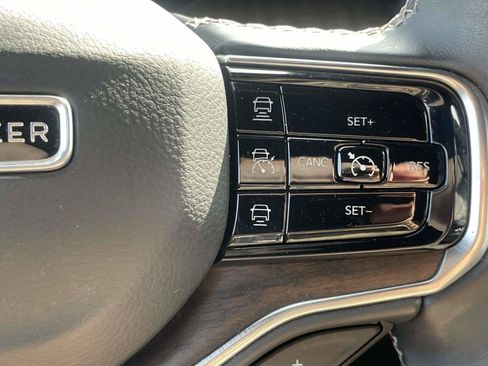 Used 2022 Jeep Grand Wagoneer Series I AWD/4WD image 26