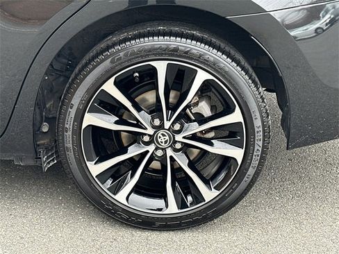 Used 2018 Toyota Corolla SE image 9