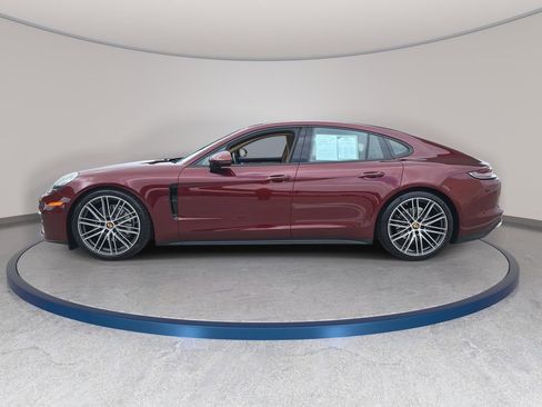 Used 2023 Porsche Panamera image 9