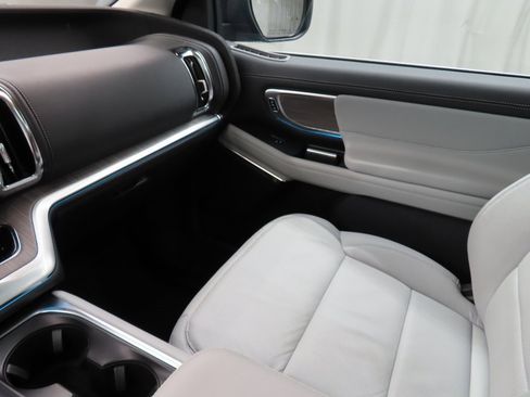 Used 2025 Ford Expedition Max Platinum w/ Platinum Ultimate Package image 31