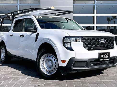 Used 2025 Ford Maverick XLT w/ Equipment Group 302A image 3