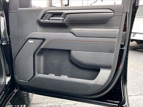 Used 2025 GMC Sierra 3500 AT4 w/ AT4 Premium Plus Package image 24