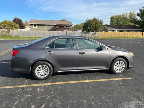 Used 2014 Toyota Camry LE image 13