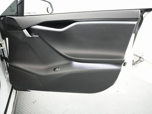 Used 2014 Tesla Model S 60 image 43